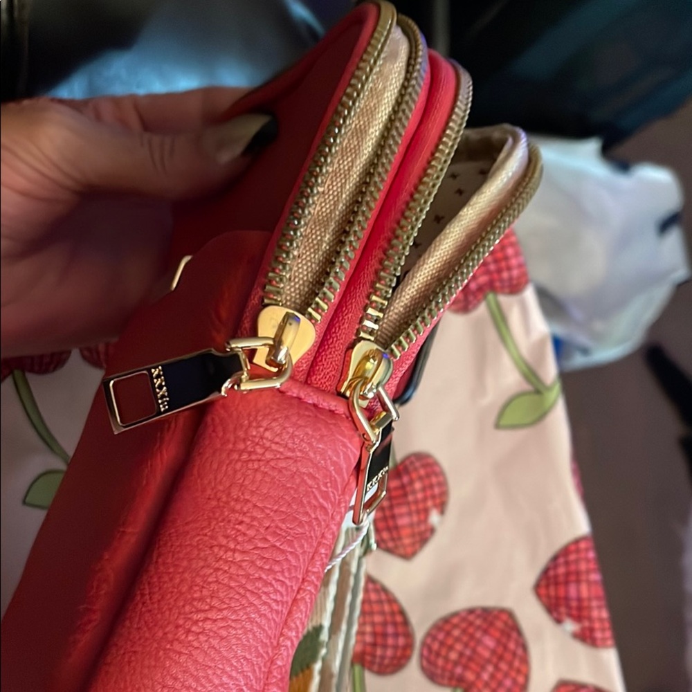Pink Leather Women's  crossbody bag NWT  9 X 6.5 - Picture 12 of 14